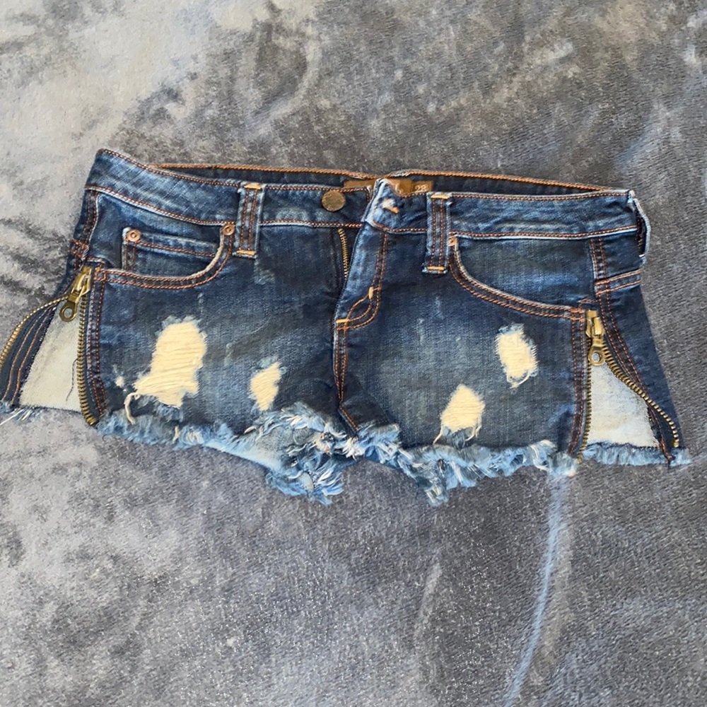 Only worn once!
